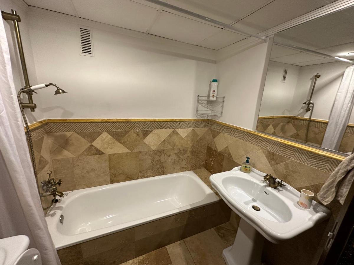 Ferienwohnung Apartamento En El Centro A Dos Minutos De La Playa Fuengirola Exterior foto